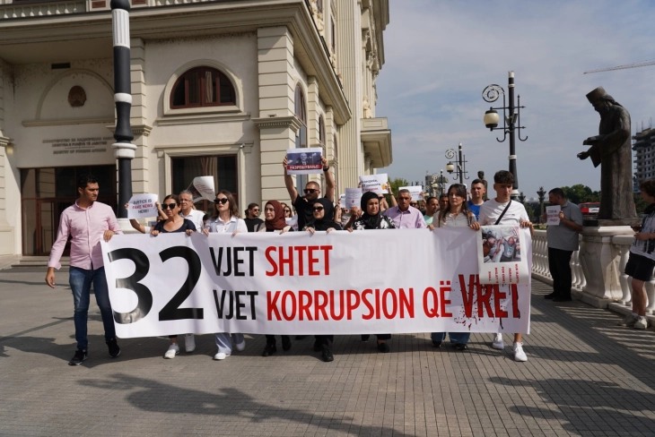 Në Shkup u mbajt marsh protestues për zjarrin në spitalin modular në Tetovë