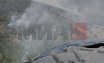Целосно локализиран пожарот кај Осинчани, хеликоптерската единица при МВР исфрли 15 тони вода
