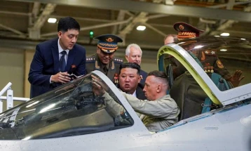 Ким и Шојгу во посета на воената база кај Владивосток