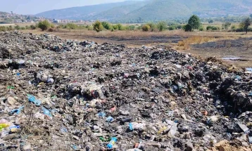 Пожарот на депонијата во Добарце изгаснат со хемиски препарат