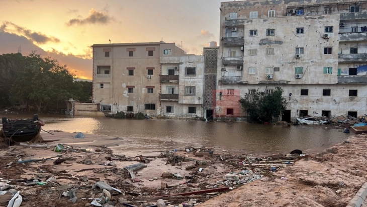 ОН предупредуваат дека болести во поплавената источна Либија може да предизвикаат нова катастрофална криза