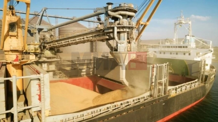 Кубраков: Брод со жито го напушти украинското пристаниште Черноморск