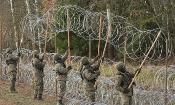 Полска ја повика ЕУ да ги затвори границите пред мигрантскиот бран