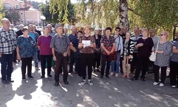 Пехчевските пензионери продолжија со протестите за поголеми пензии