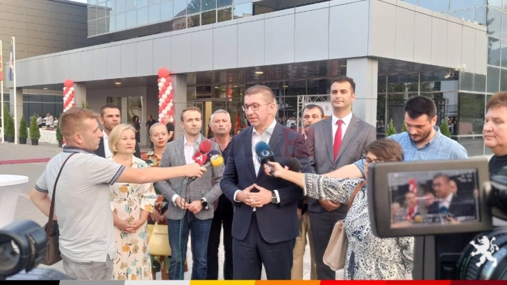 Мицкоски: Уставни измени под бугарски диктат нема да има, ВМРО-ДПМНЕ никогаш не била пообединета
