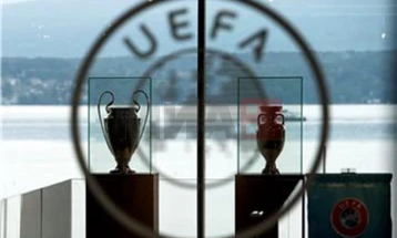 УЕФА ја казни Романија поради транспарентот „Косово е Србија“