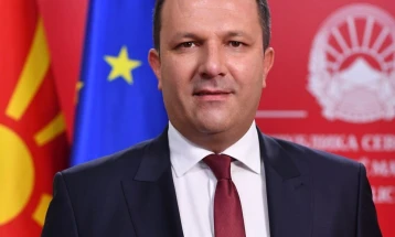 Urime nga ministri Spasovski me rastin e Lindjes së Shën Mërisë