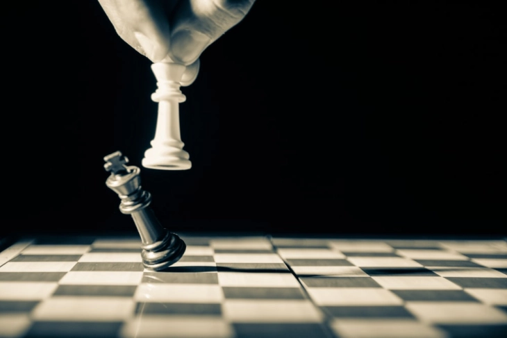 Светско екипно првенство во шах: Алкалоид при врвот