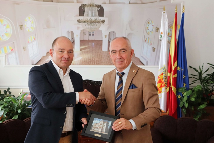 Средба на битолскиот градоначалник Тони Коњановски со австрискиот амбасадор Мартин Памер
