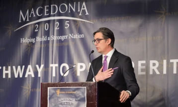 Pendarovski: Ne kemi nevojë për lidhje të ngushta mes Maqedonisë së Veriut dhe diasporës