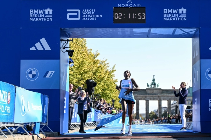 Асефа постави нов светски рекорд во маратон