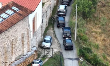 Косовската полиција потврди дека е убиен еден од групата што уби полицаец во северно Косово