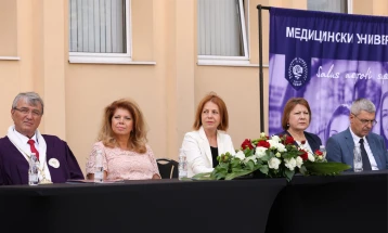 Медицинскиот универзитет во Софија го посакуваат не само бугарските студенти, туку и младите од странство, изјави потпретседателката Илијана Јотова