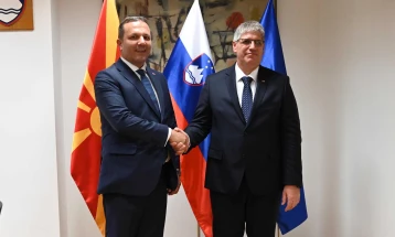 Министерот Спасовски се сретна со словенечкиот колега Поклукар