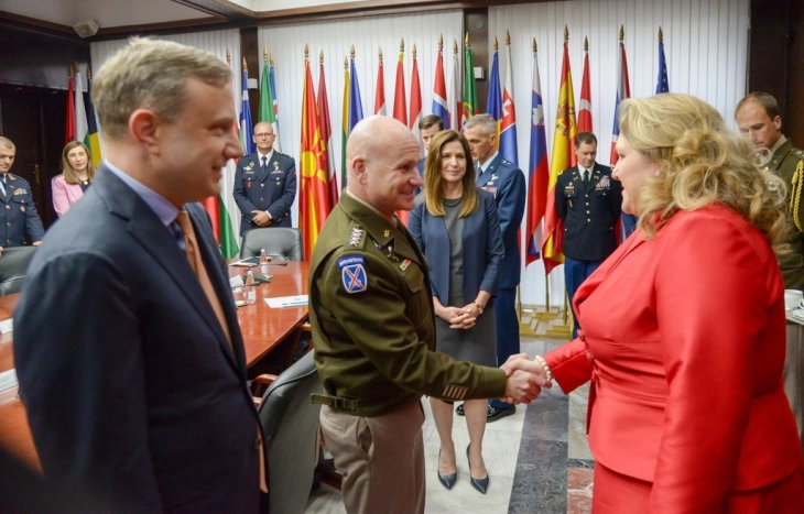 Petrovska - Kavoli: Konfirmohet bashkëpunimi i shkëlqyer mbrojtës amerikano-maqedonas