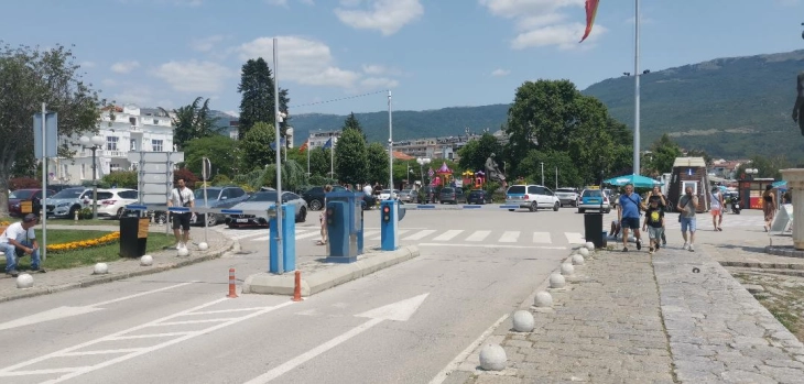 Од 1 октомври паркирањето на јавните паркиралишта низ Охрид ќе чини 30 денари за час