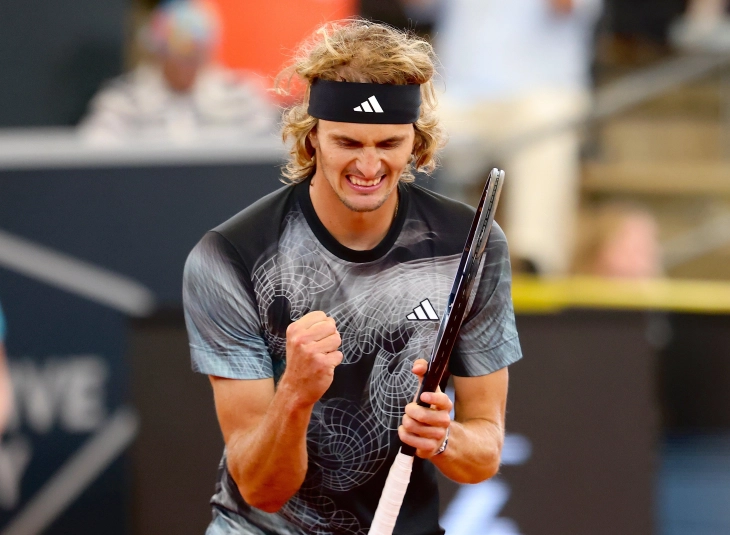 Zverev again overcomes sickness to make it to China Open quarters