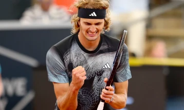 Zverev again overcomes sickness to make it to China Open quarters