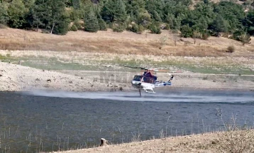 Два полициски хеликоптерa со исфрлени над 30 тони вода  учествуваа во локализирање на пожарот под Солунска Глава
