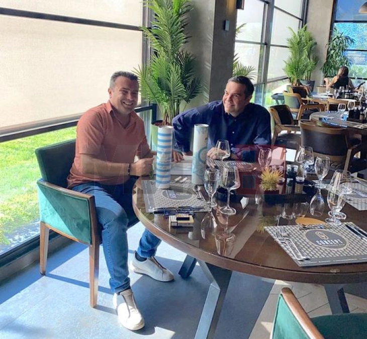 Zaev i uroi mirëseardhje Ciprasit në Strumicë