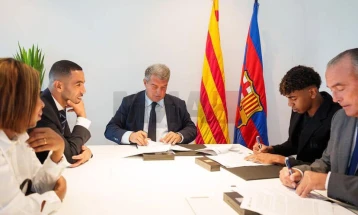 Тинејџерот Јамал во Барселона до 2026, откупна клаузула од една милијарда евра