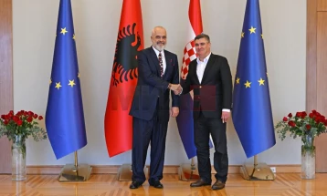 Милановиќ: Ќе продолжам да се залагам за што побрз влез на Албанија во ЕУ