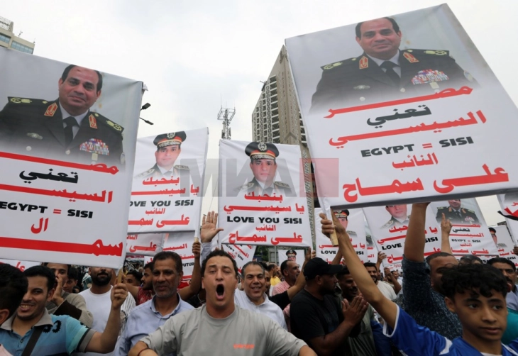 Во Египет собир на приврзаници на Сиси кои бараат трет мандат