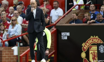 Erik Ten Hag vows to fight on 'together' with Manchester United