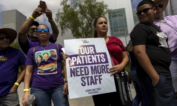 Илјадници здравствени работници штрајкуваат во пет американски држави