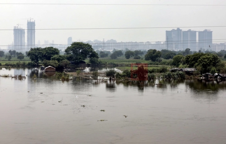 Të paktën 10 persona kanë humbur jetën në përmbytjet në Indi