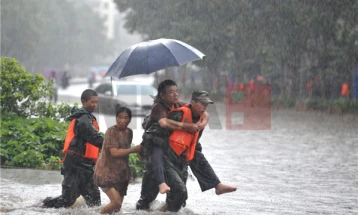 Njerëzit gjithnjë e më shumë vendosen ne zonat, të cilat mund të preken nga përmbytjet e rrezikshme