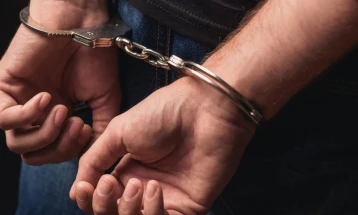 Bastisje në komunën Qendër të Shkupit, arrestohet shpërndarësi, gjendet kokainë