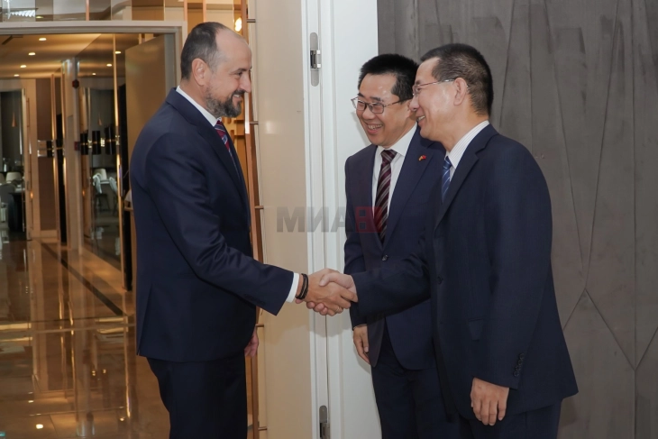 Zëvendëskryeministri Bytyqi prezantoi mundësitë e investimit para biznesmenëve kinezë