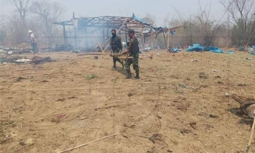 Триесетина убиени во армиски напад врз бегалски камп на северот од Мјанмар