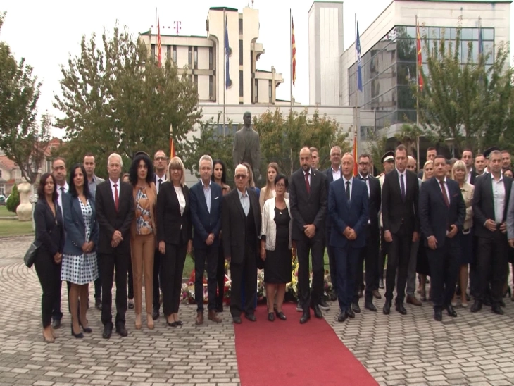 Со почит за борците Прилеп го чествува 11 октомври, испратени се и пораки од Могилата на непобедените