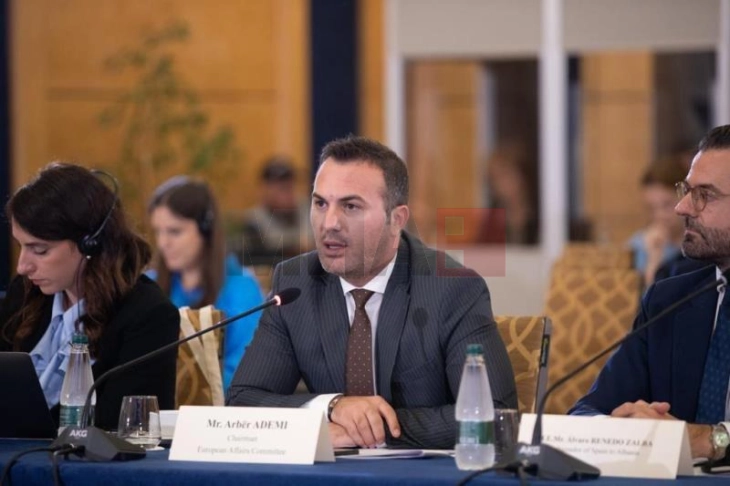 Takime të Ademit në Tiranë, në suaza të Konferencës rajonale 