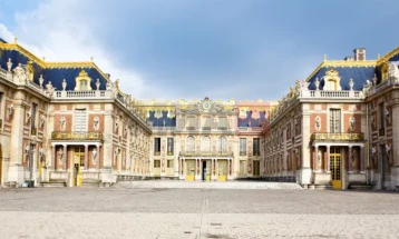 Pas Luvrit, u evakuua edhe Pallati i Versajës