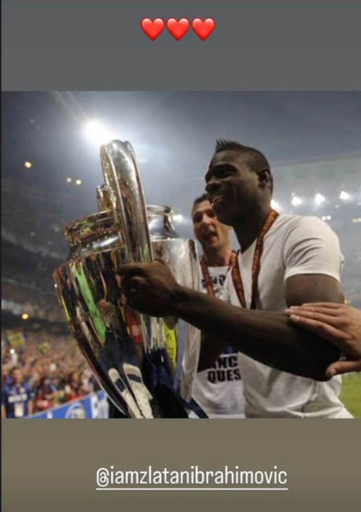 Балотели одговори на критиките од Ибрахимовиќ објавувајќи фотографија со трофејот во Лигата на шампионите
