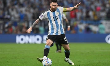 Lionel Messi heads list of men's Ballon d'Or nominees