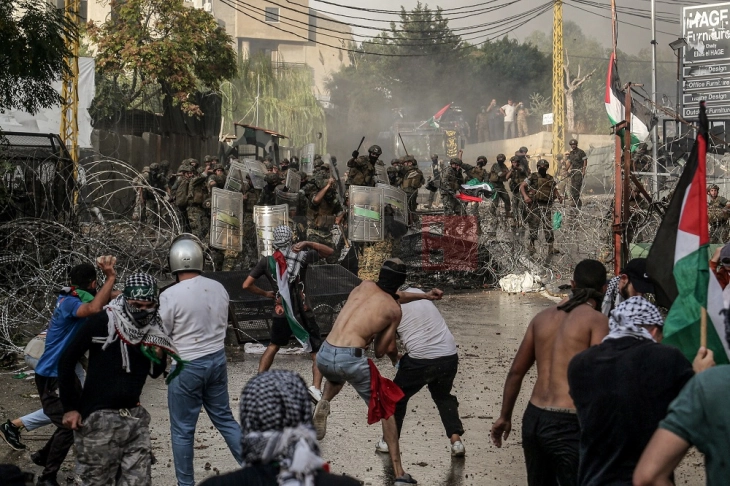 Во арапските земји масовни протести поради експлозијата во болницата во Газа