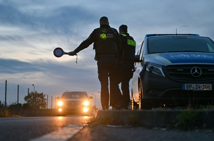 Неколку земји-членки на Шенген зоната ги зајакнуваат граничните контроли за да се заузди нелегалната миграција