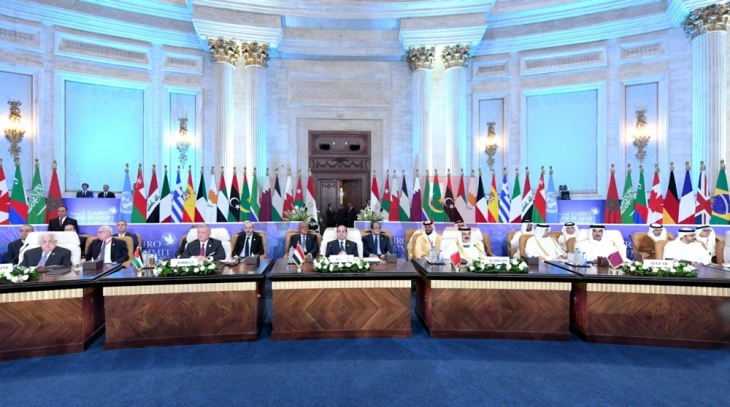 Самит во Каиро: Арапските лидери го осудија двонеделното израелско бомбардирање на Газа