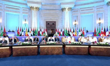 Samiti në Kajro: Liderët arabë dënojnë bombardimet izraelite në Gaza