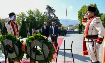 Gov’t delegation lays flowers at Goce Delchev monument on October 23 – Day of Macedonian Revolutionary Struggle