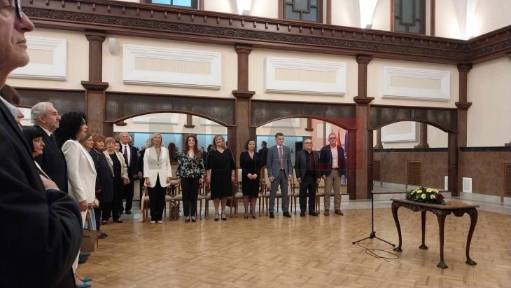 Parliament hosts ceremony presenting 