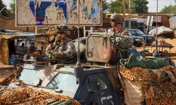 Франција го заврши повлекувањето на војниците од северната база во Нигер