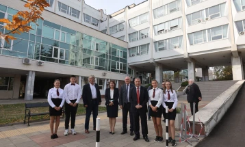 Со отворањето на својот фотоволтаичен парк, УНСС станува првиот „паметен“ универзитет во Бугарија, изјави министерот Галин Цоков