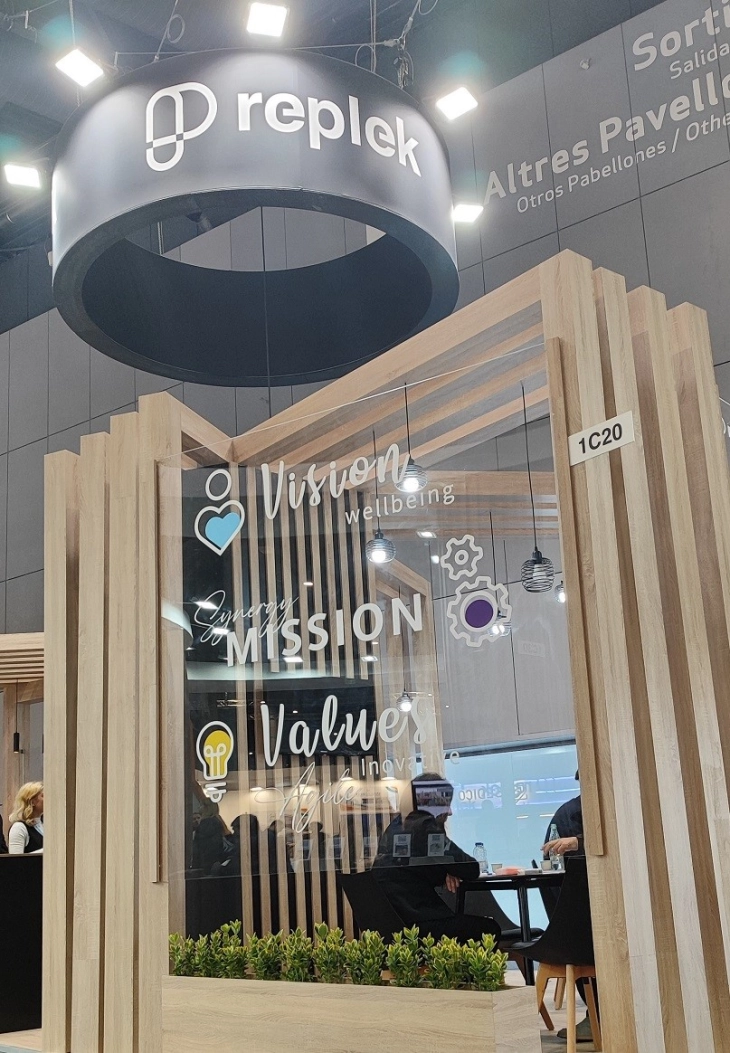 „Реплек“ на престижниот Саем за фармација во Барселона (CPHI)