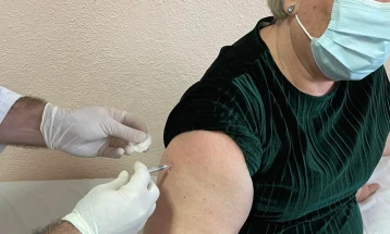 Во Дебар денеска против сезонски грип имунизирани педесет лица