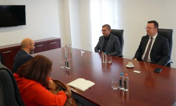 Takim i liderit të VMRO-DPMNE Mickoski me ambasadorin slloven Gregor Presker